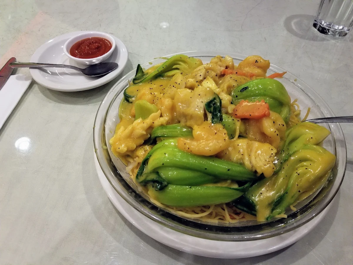 Curry Seafood & Noodles, Flourishing