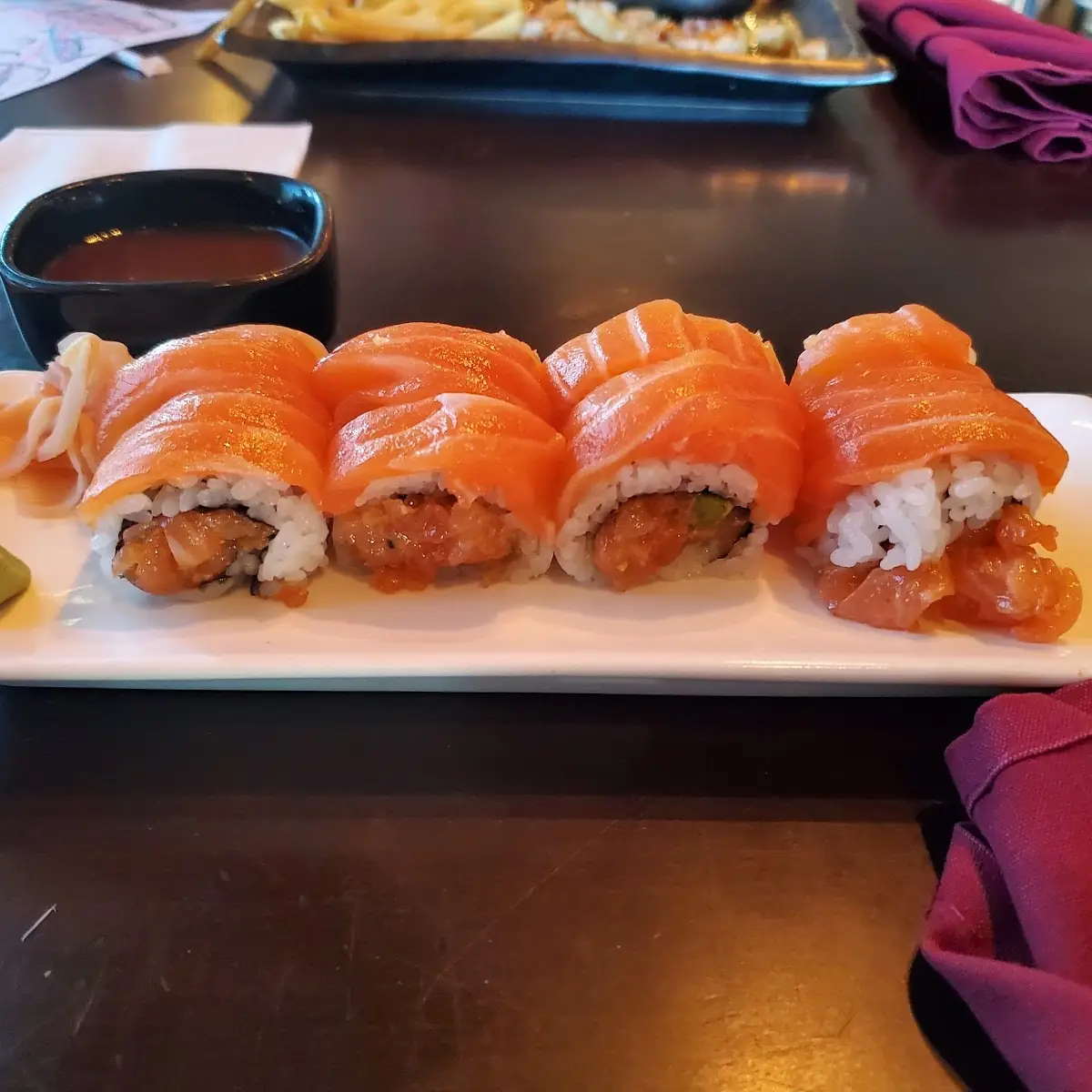 Salmon Lover Roll GF