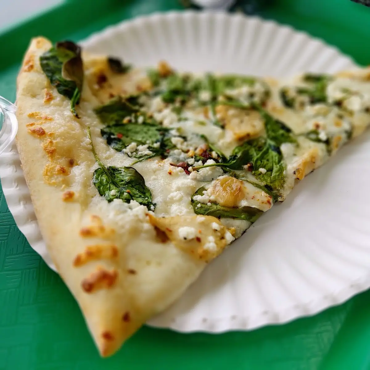 Spinach Roasted Garlic Chicken Pizza White