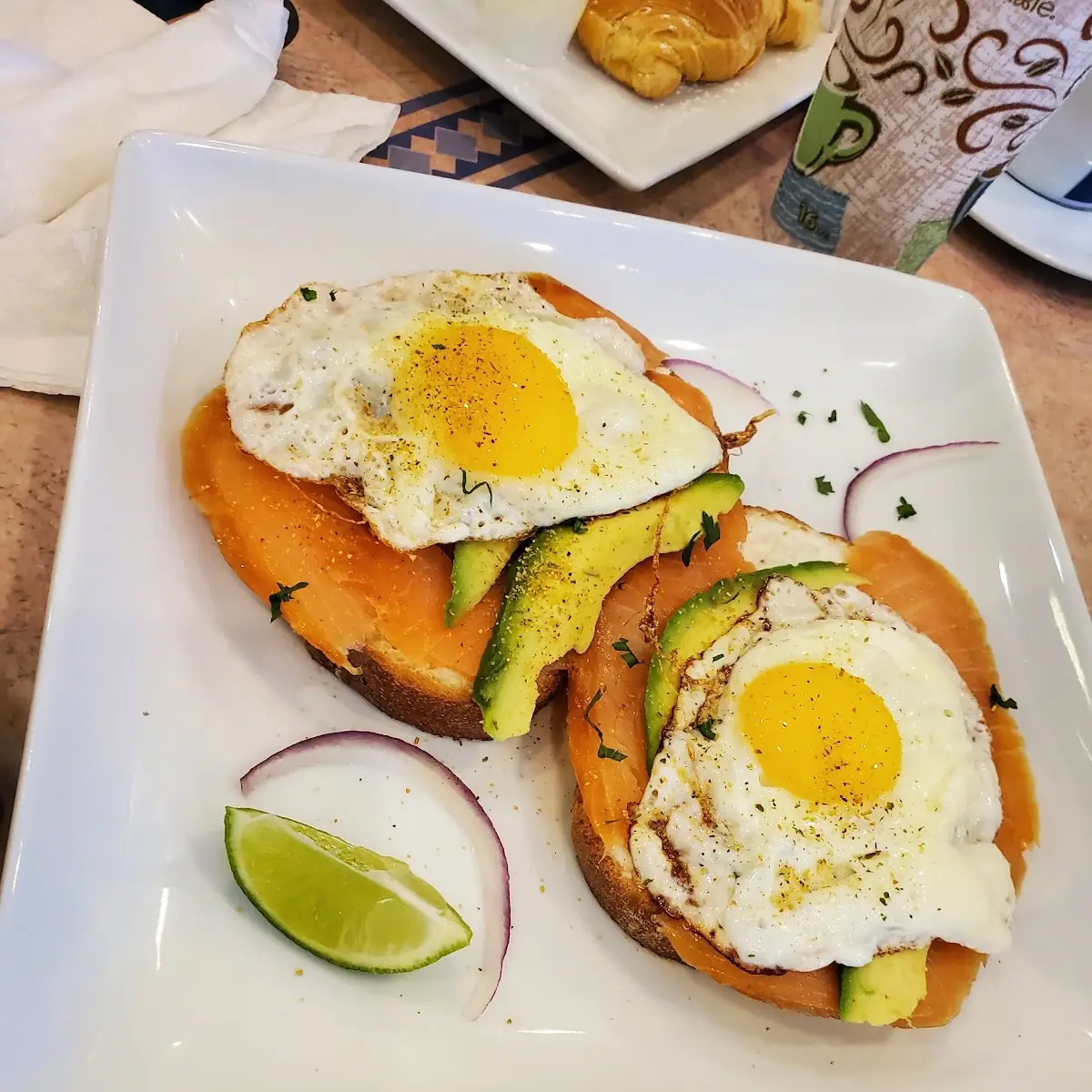 Smoked Salmon w Avocado