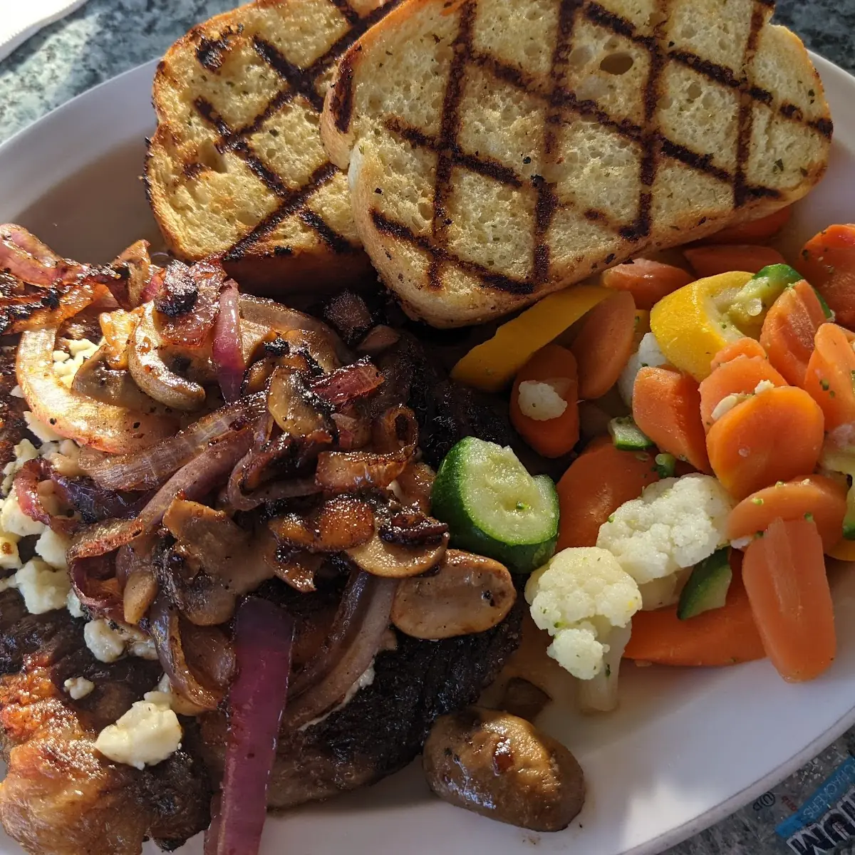 Steamed Veggies and Garlic Bread