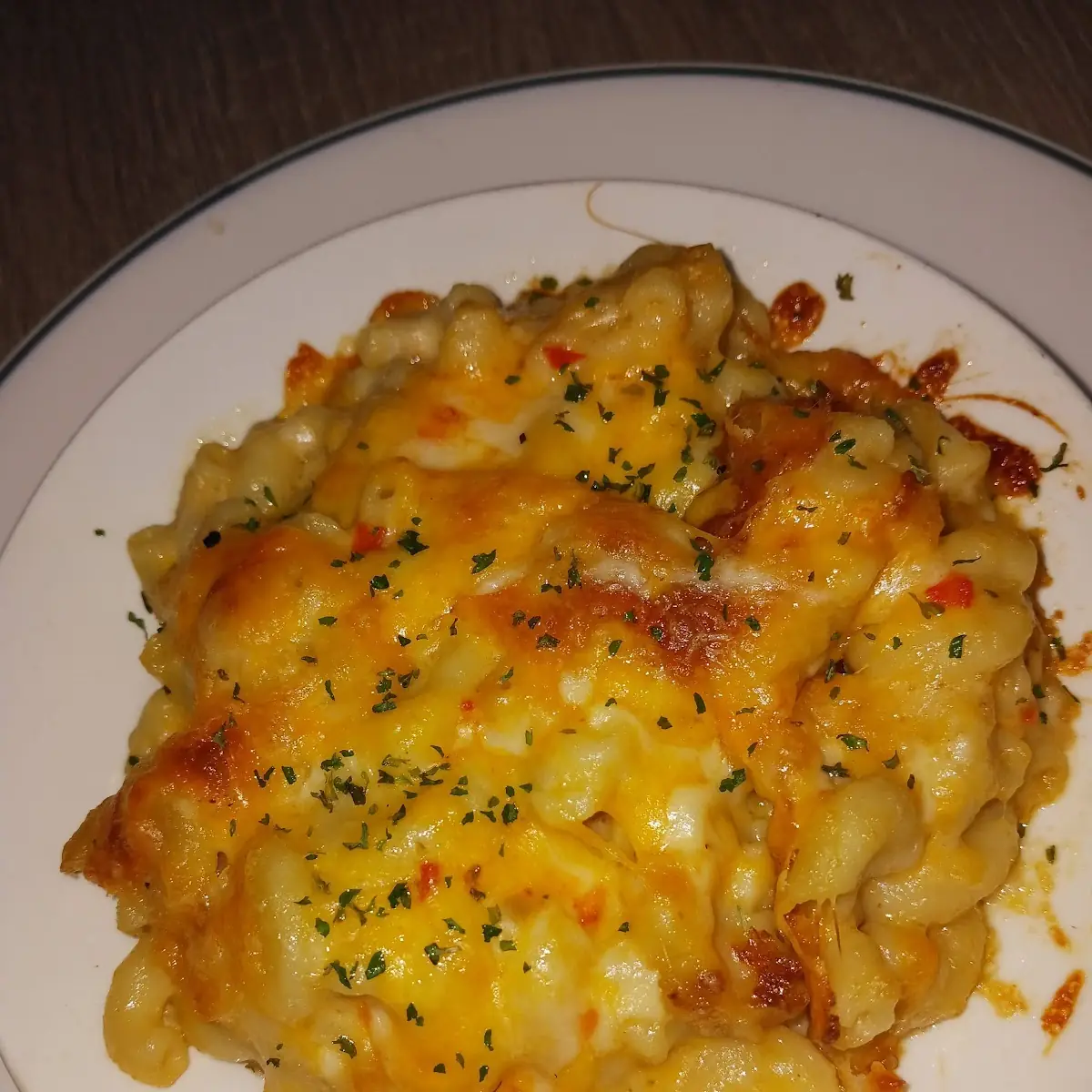 Cheesy Garlic Butter Mac and Cheese