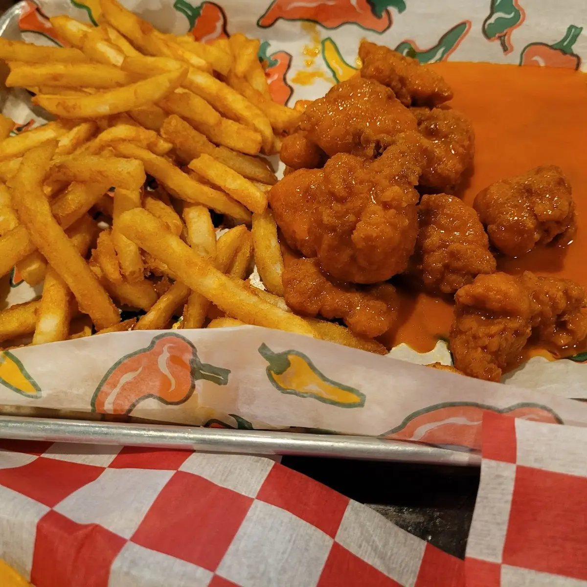 Boneless Chicken Wings & Fries