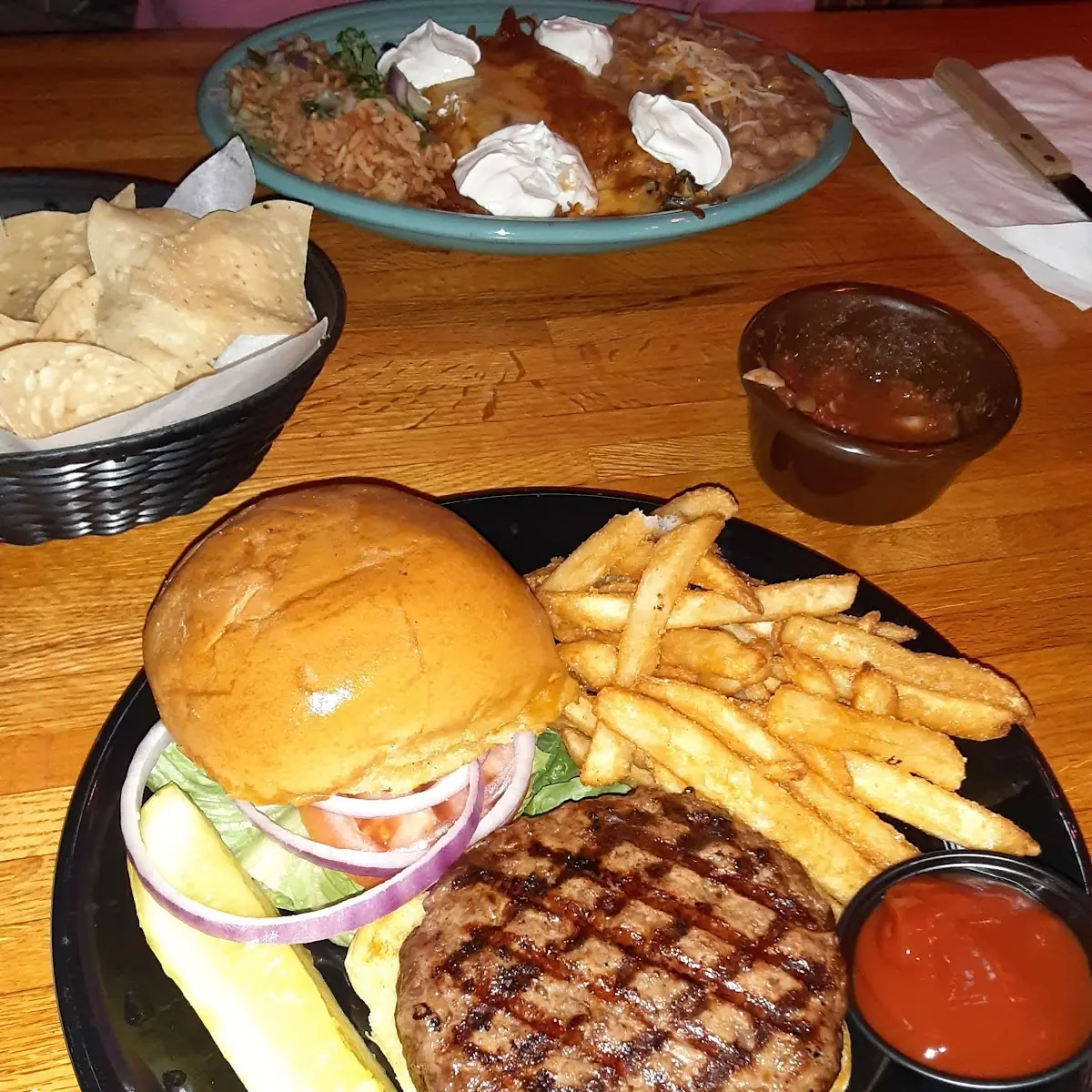 Chuck's Burger and Fries