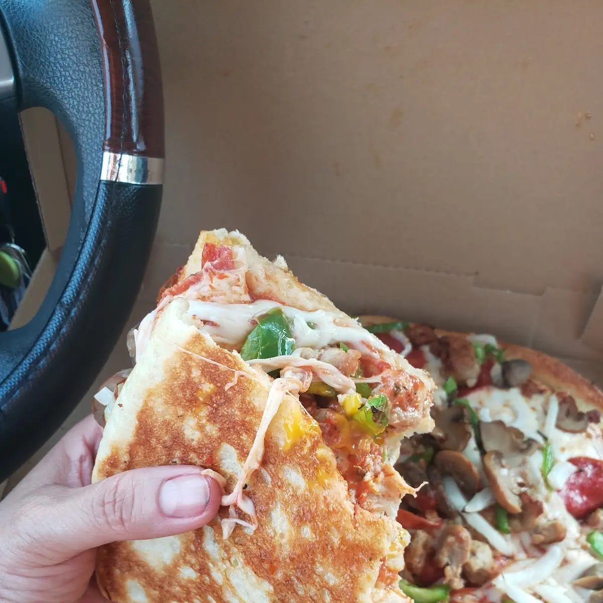 Ultimate Supreme Pizza 2420 Cal