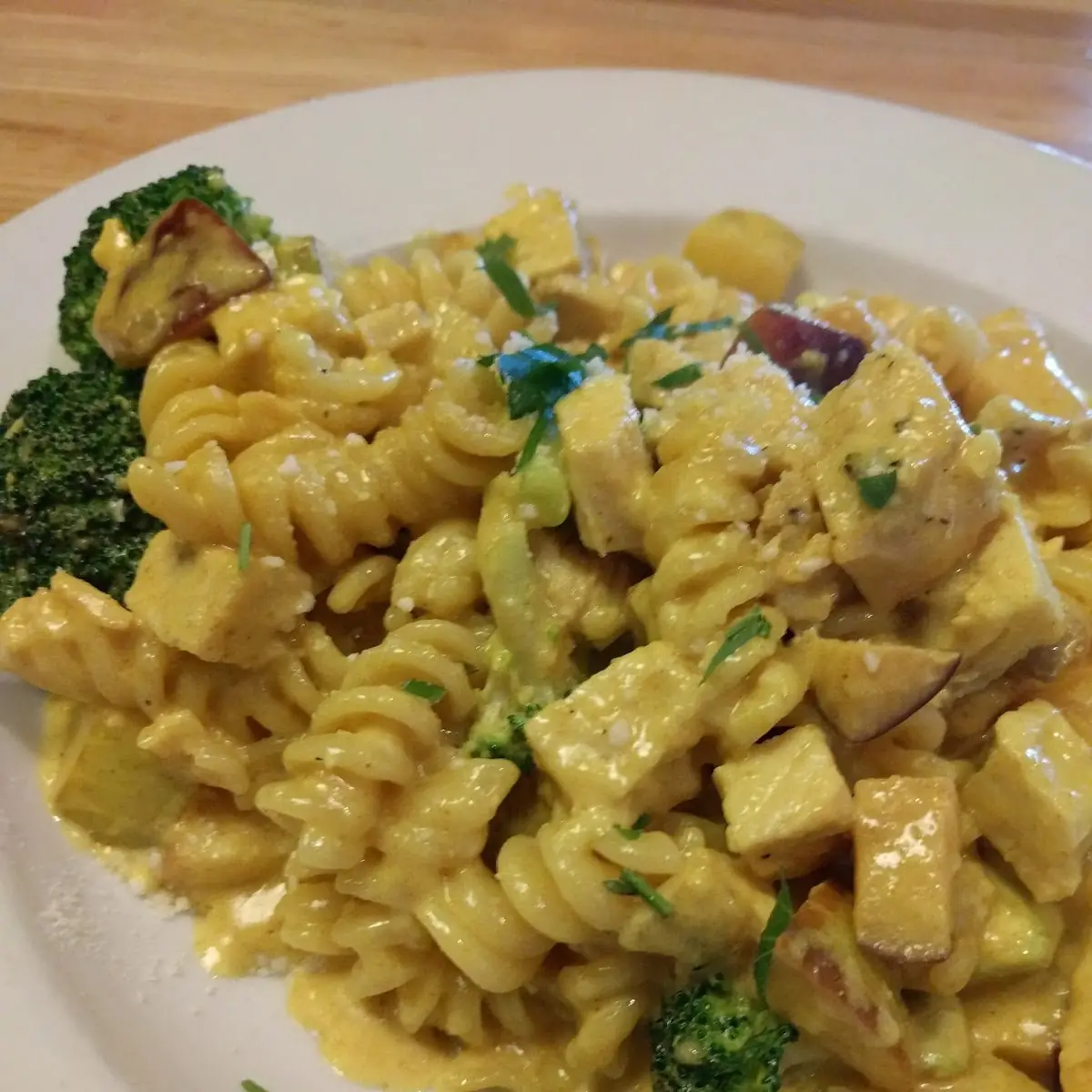 Curry Chicken Pear Pasta with Broccoli