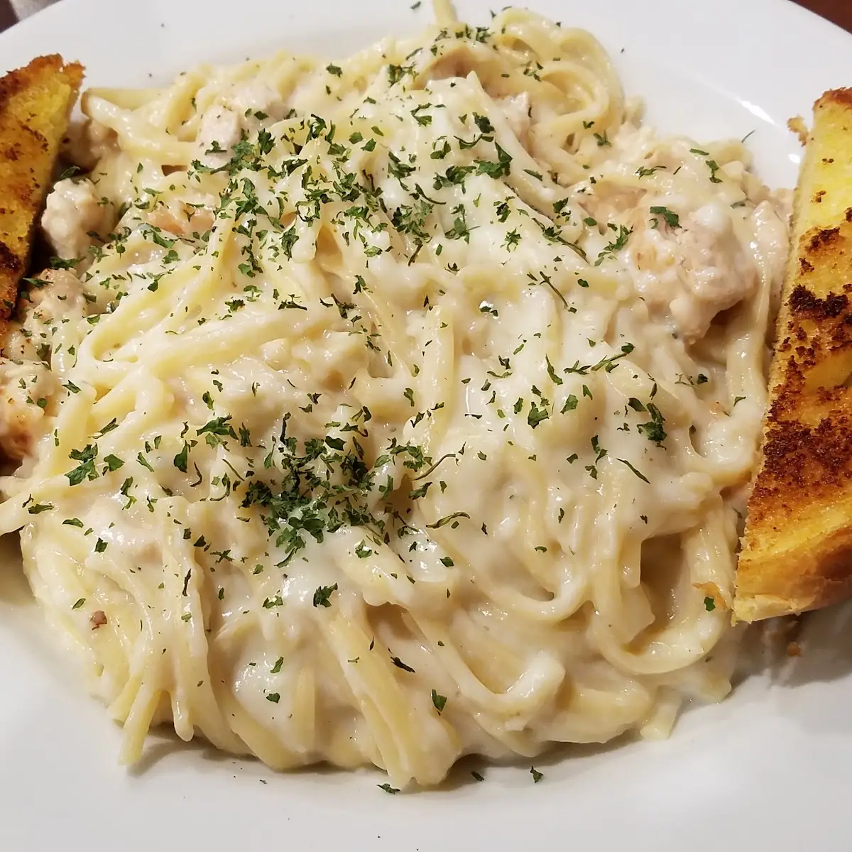 Grilled Chicken with Garlic Sauce and Linguini