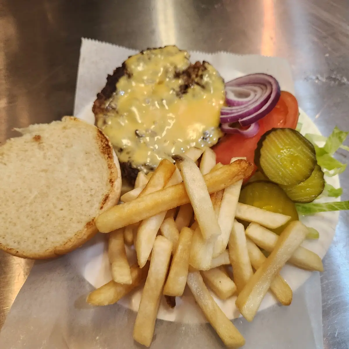 Cheeseburger Deluxe
