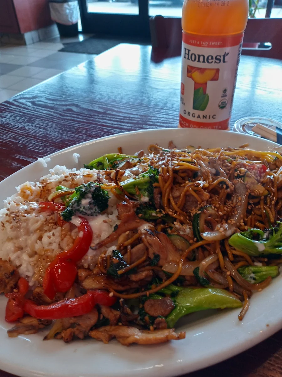 Mixed Vegetables and Chicken Done on Grill