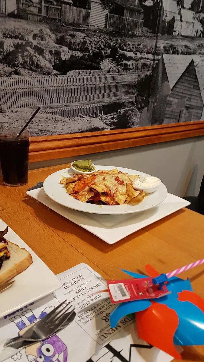 Nachos, Maldon Hotel