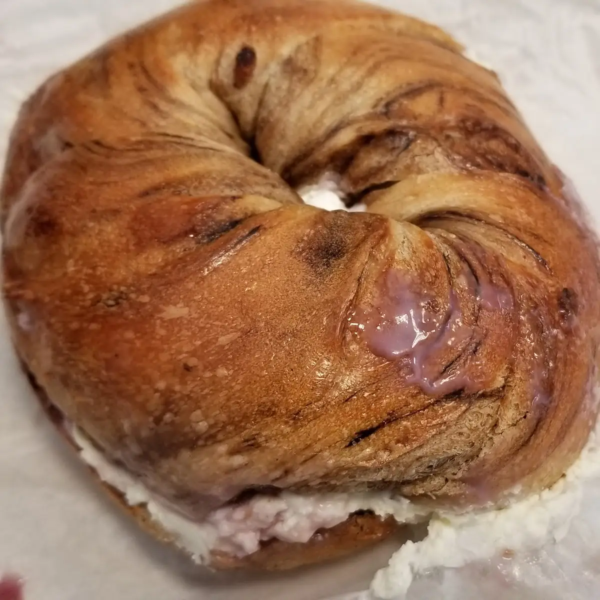 Cinnamon Raisin Bagel w Cream Cheese