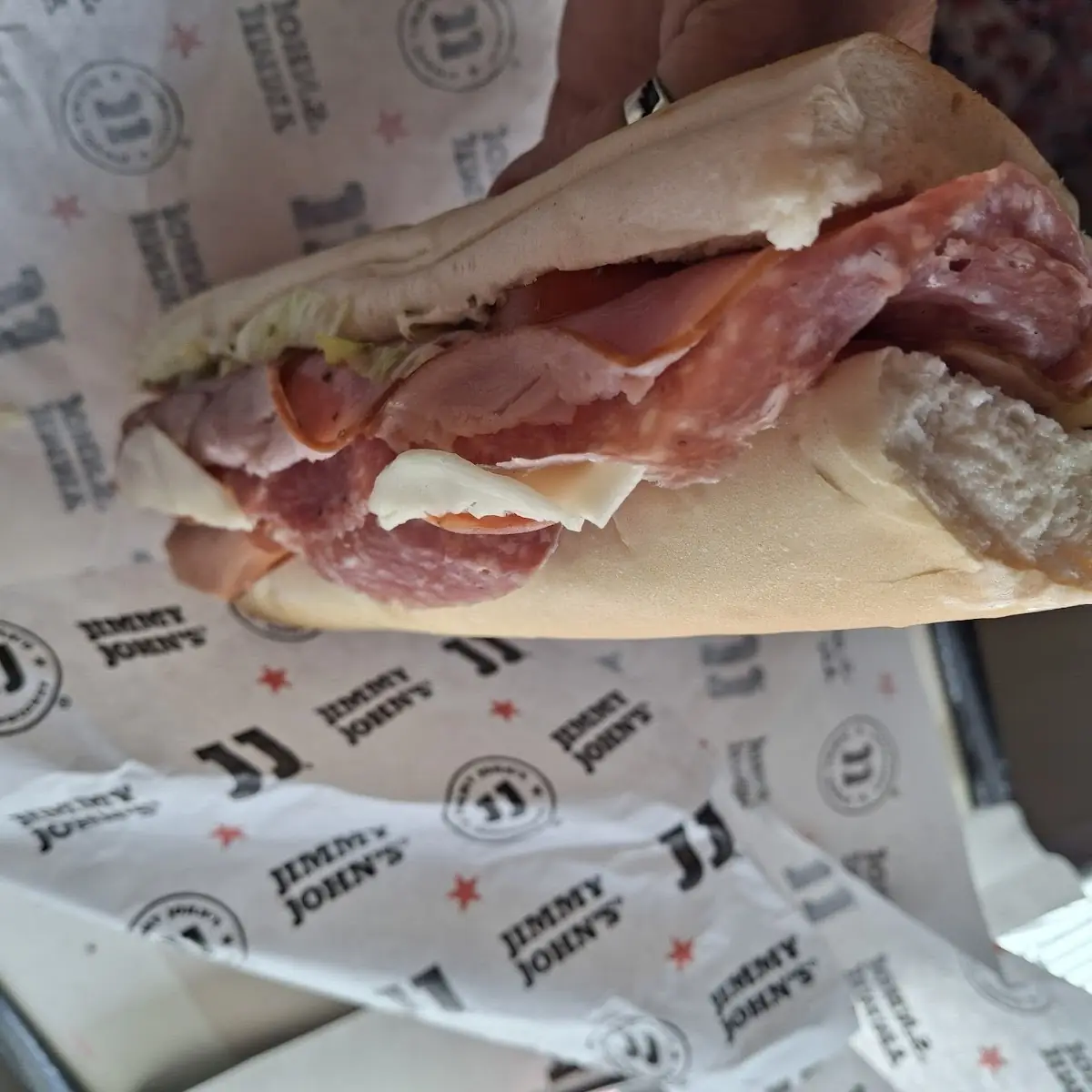 Bread Ham Cheese Svtomato Lettuce Mayonese Salami