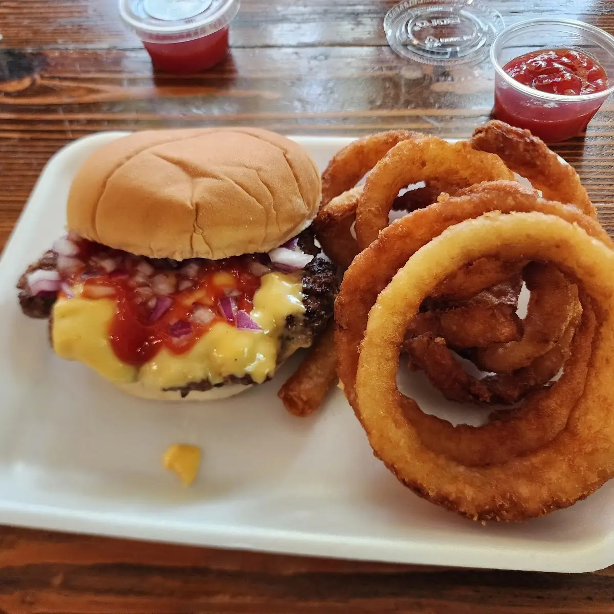 Cheeseburger and Onion Rings