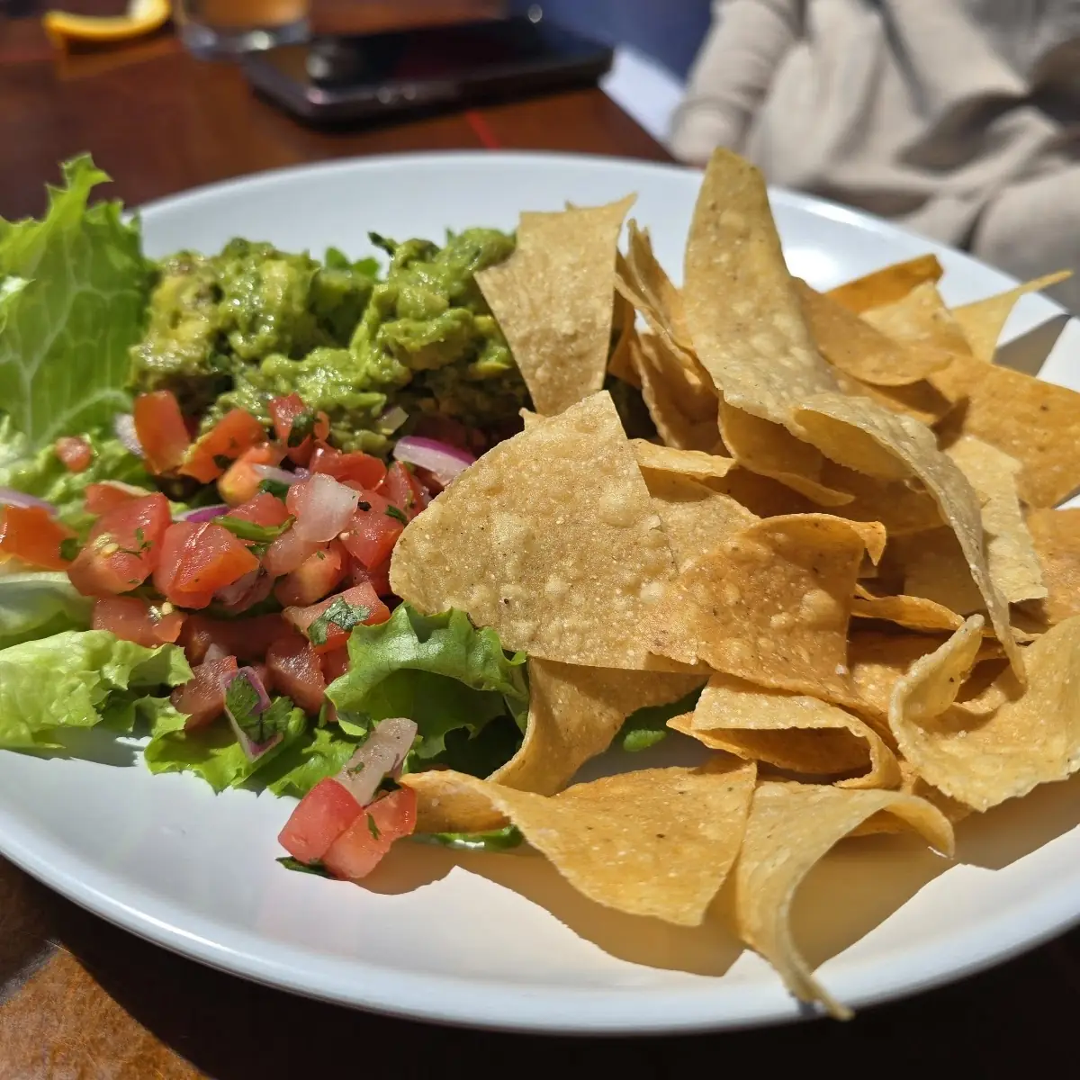 Fresh Guacamole Chips & Salsa