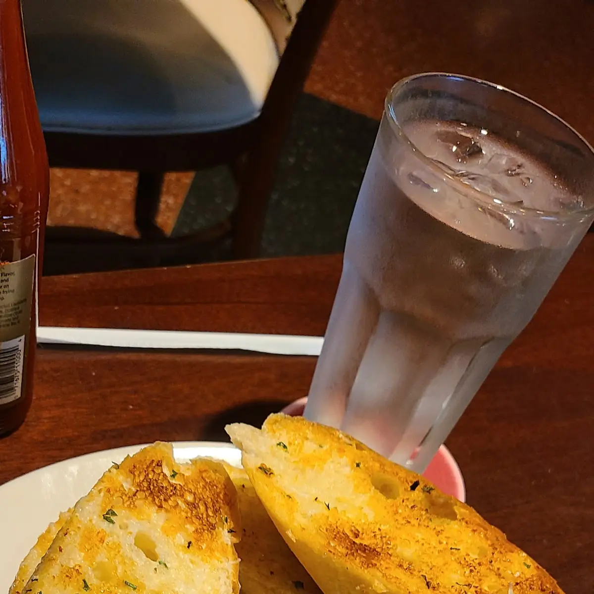 Lump Crab & Spinach Dip with Garlic Bread