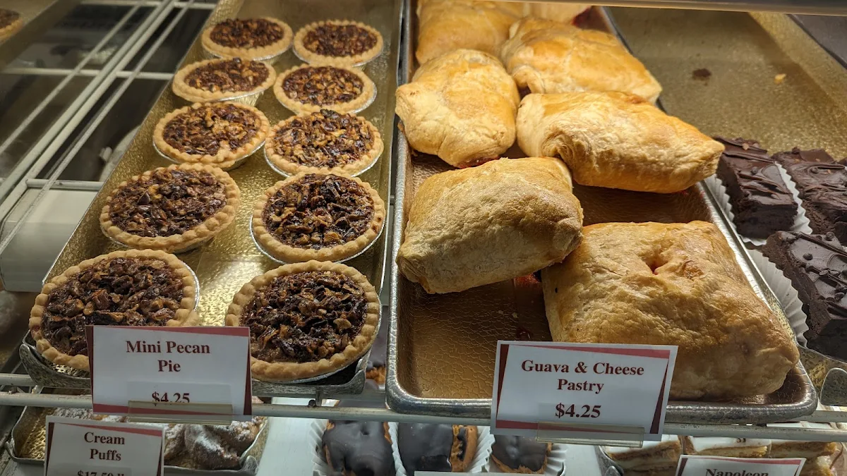 Mini Pecan Pie Guava and Cheese