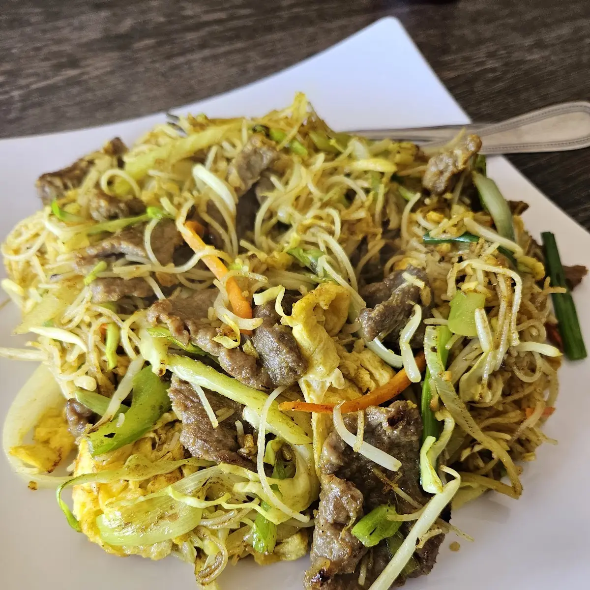 Singapore Rice Noodles with Beef