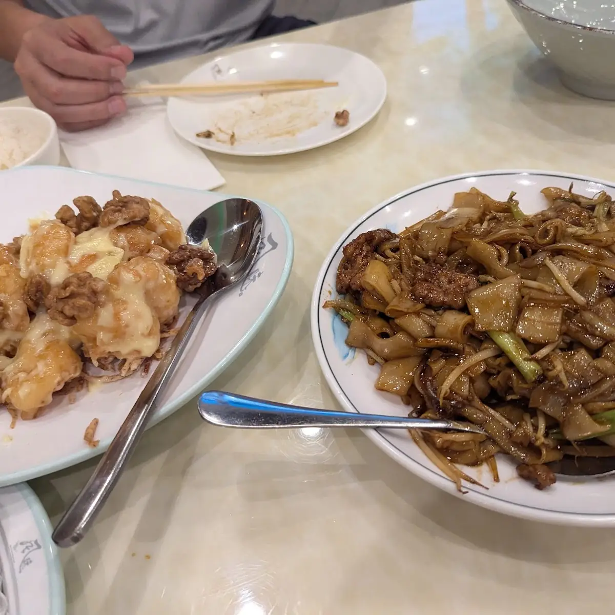 Stir Fried Rice Noodle with Beef