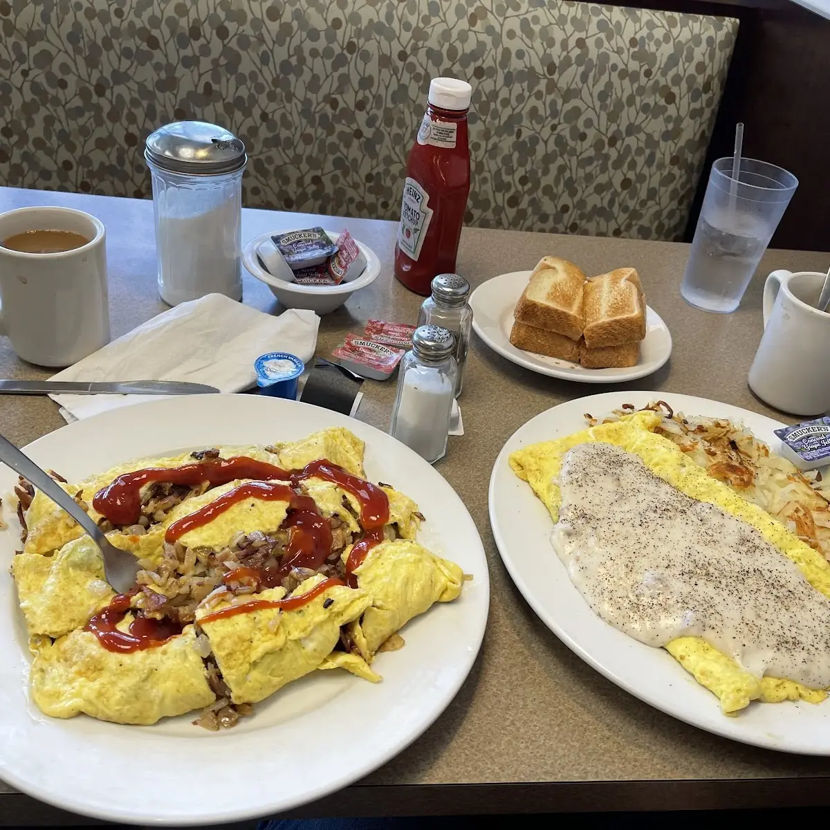 Piggy Omelette Hash Browns Toast