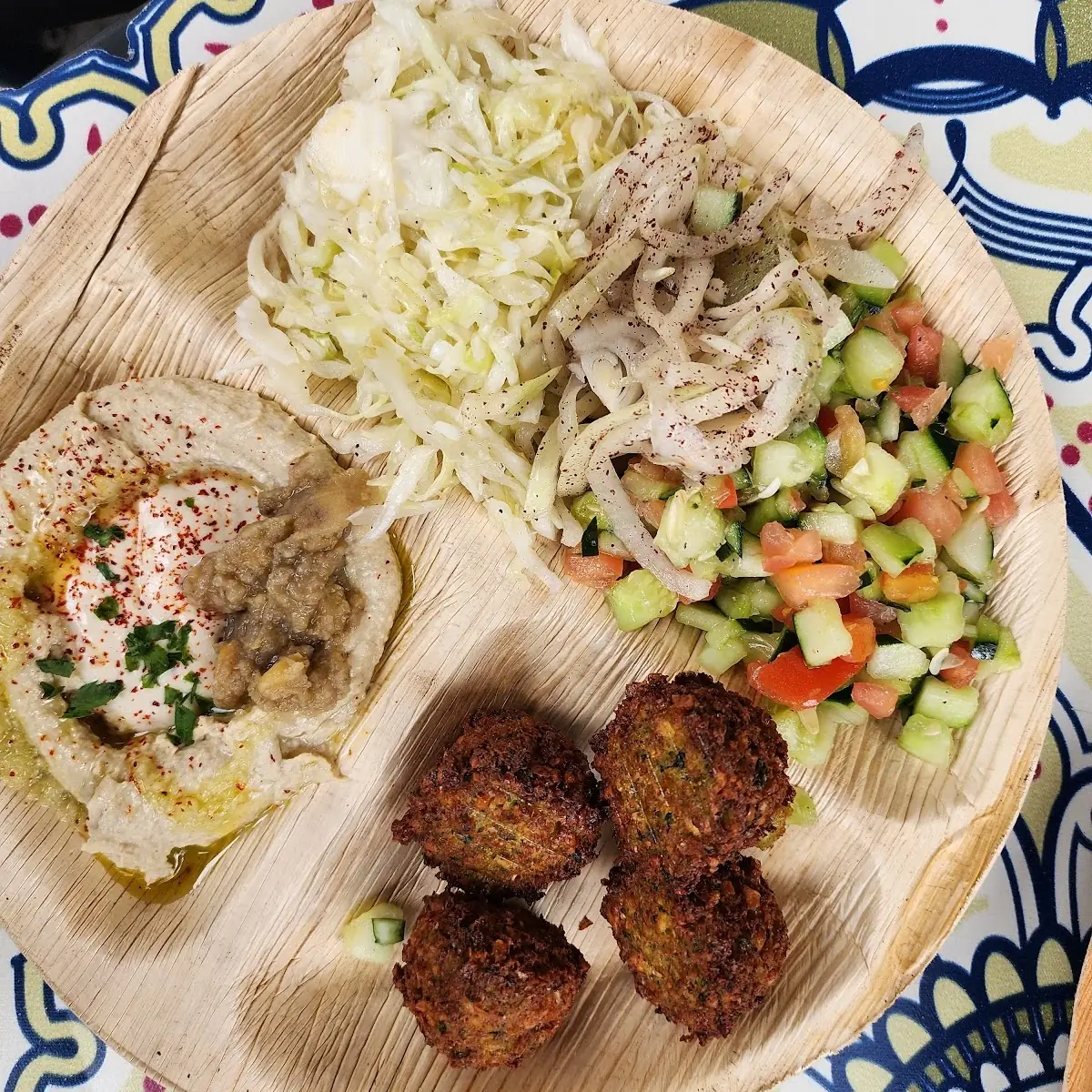 Falafel Plate w Pita on the Side