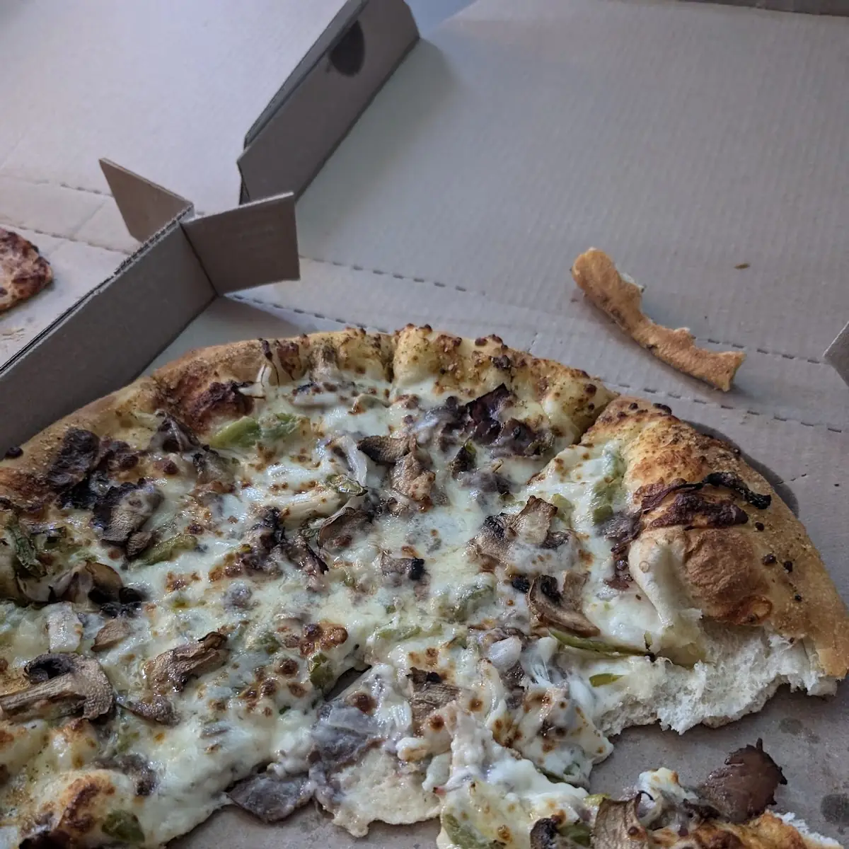Large Philly Cheesesteak Pizza Poorly Sliced