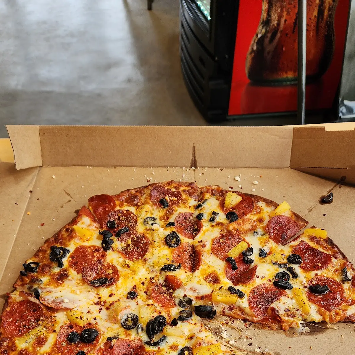 Pepperoni Black Olive Pineapple