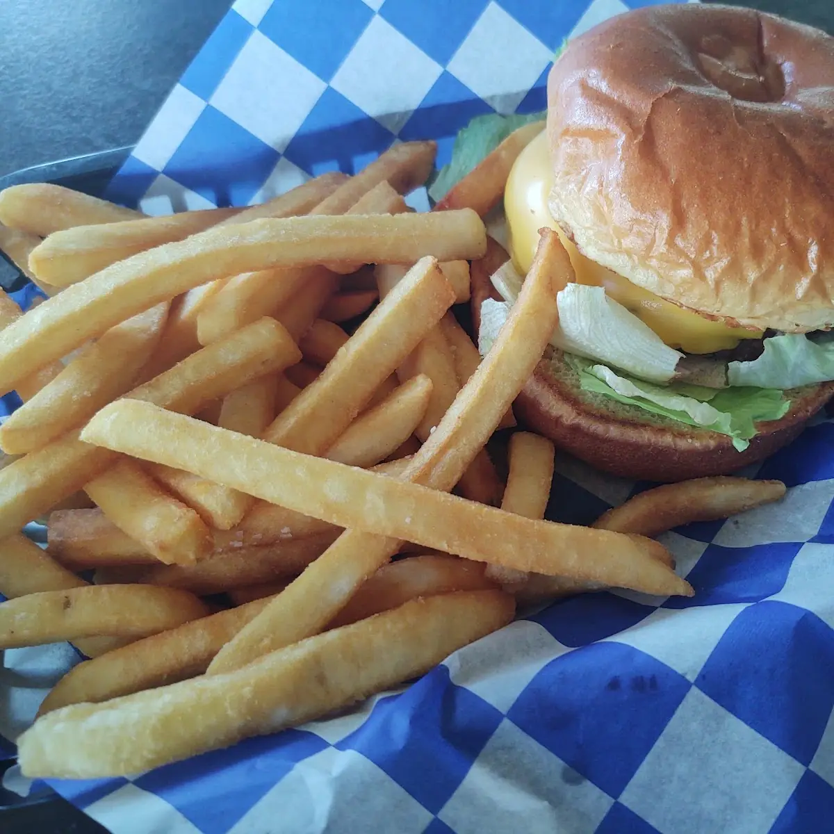 Cheeseburger Basket