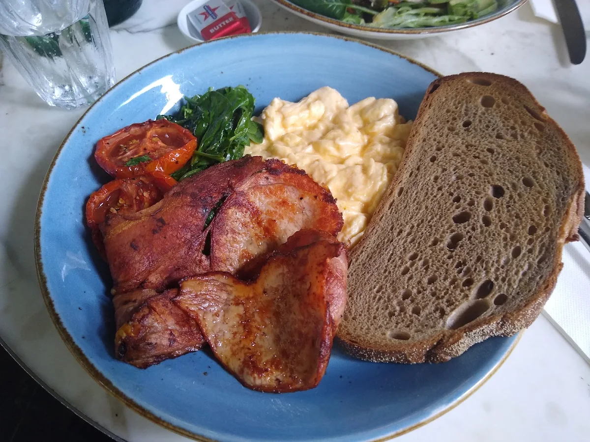 Scrambled Eggs Crispy Bacon, Jackies Cafe