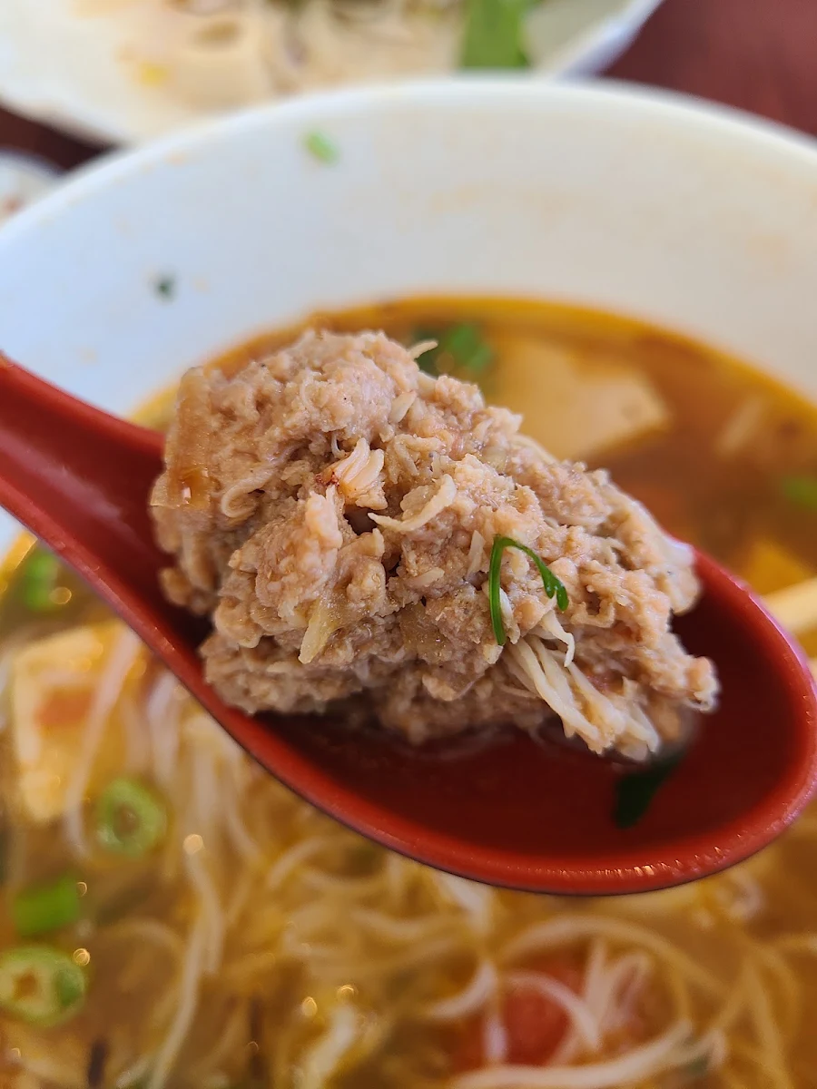 Bun Reiu Pork and Crab Ball, Pho V