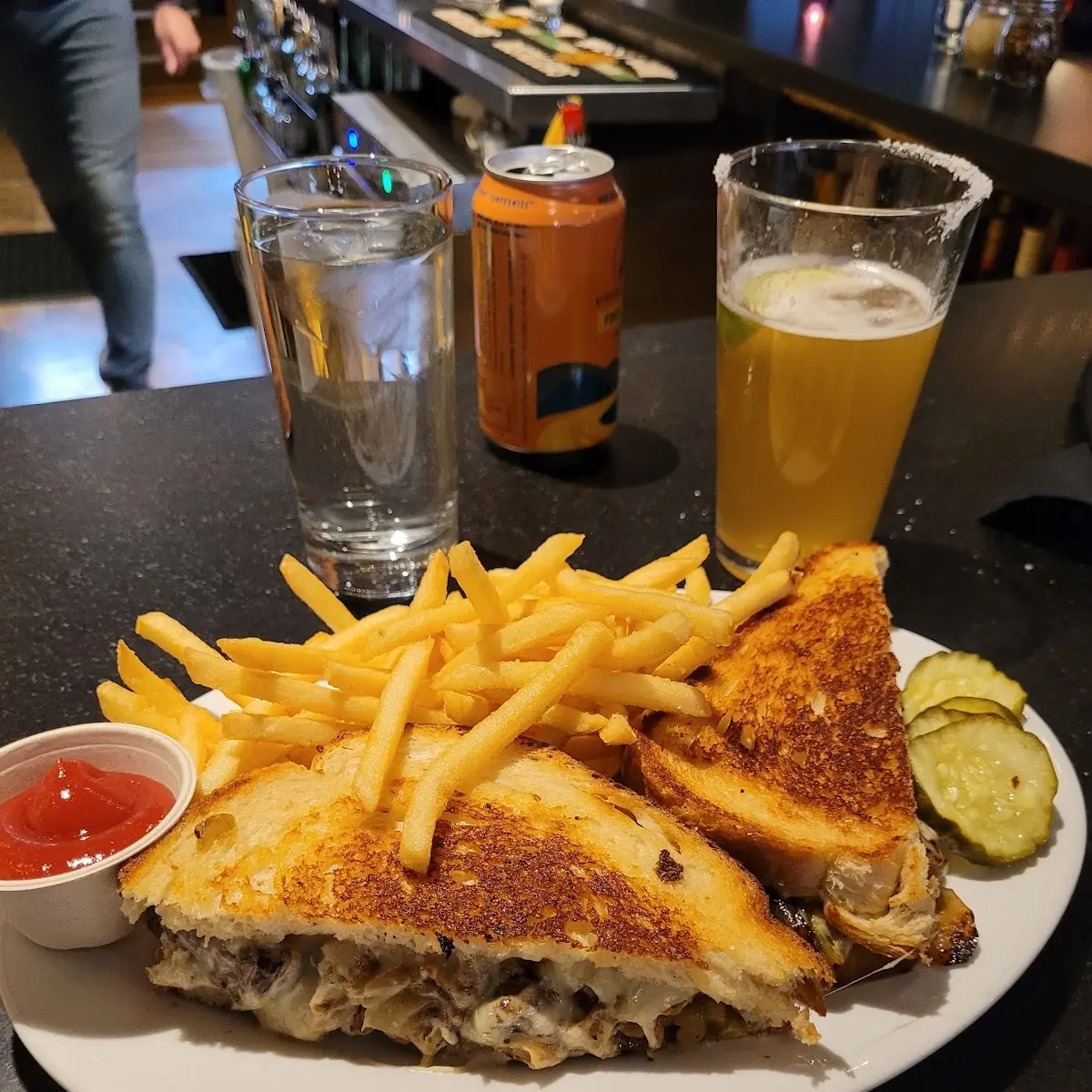 Grilled Cheese w Fries