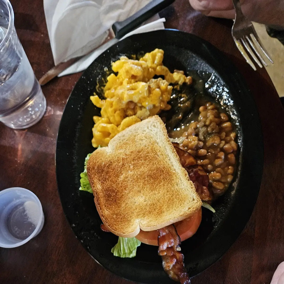 blt w Mac and Cheese