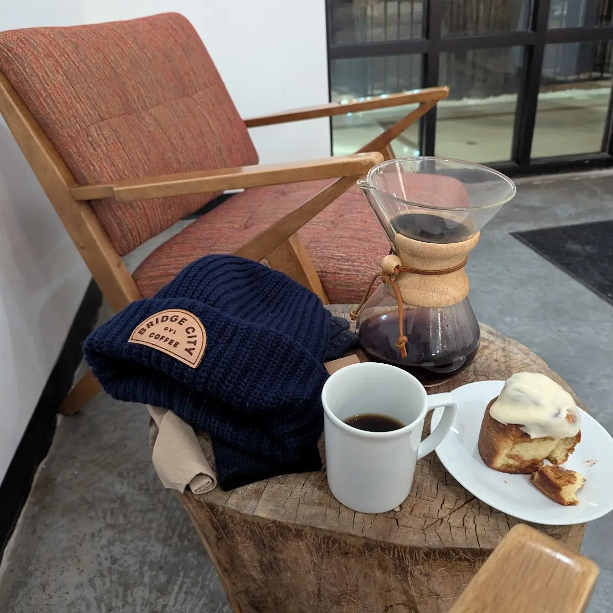 Chemex Pour over & Cinnamon Roll