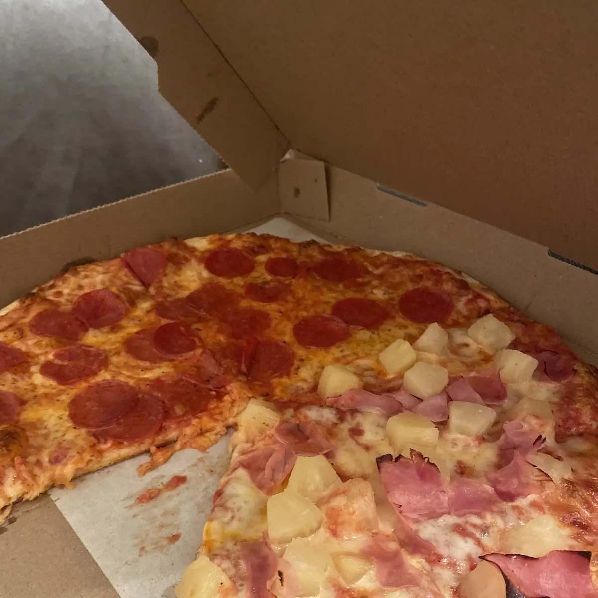 Hawaiian Pizza