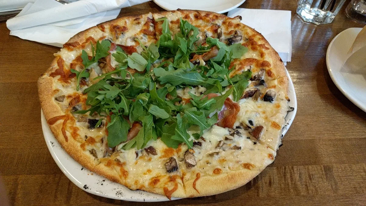 Funghi Pizza, Chino's Bistro