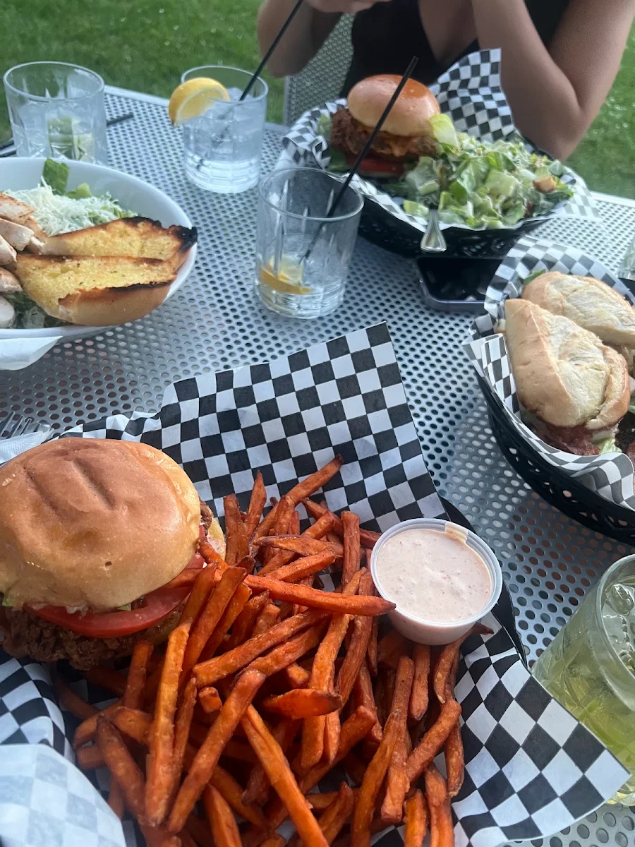 Highlights, Nineteen Restaurant & Patio