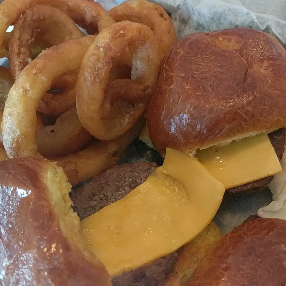 Cheeseburger Sliders with Onion Rings