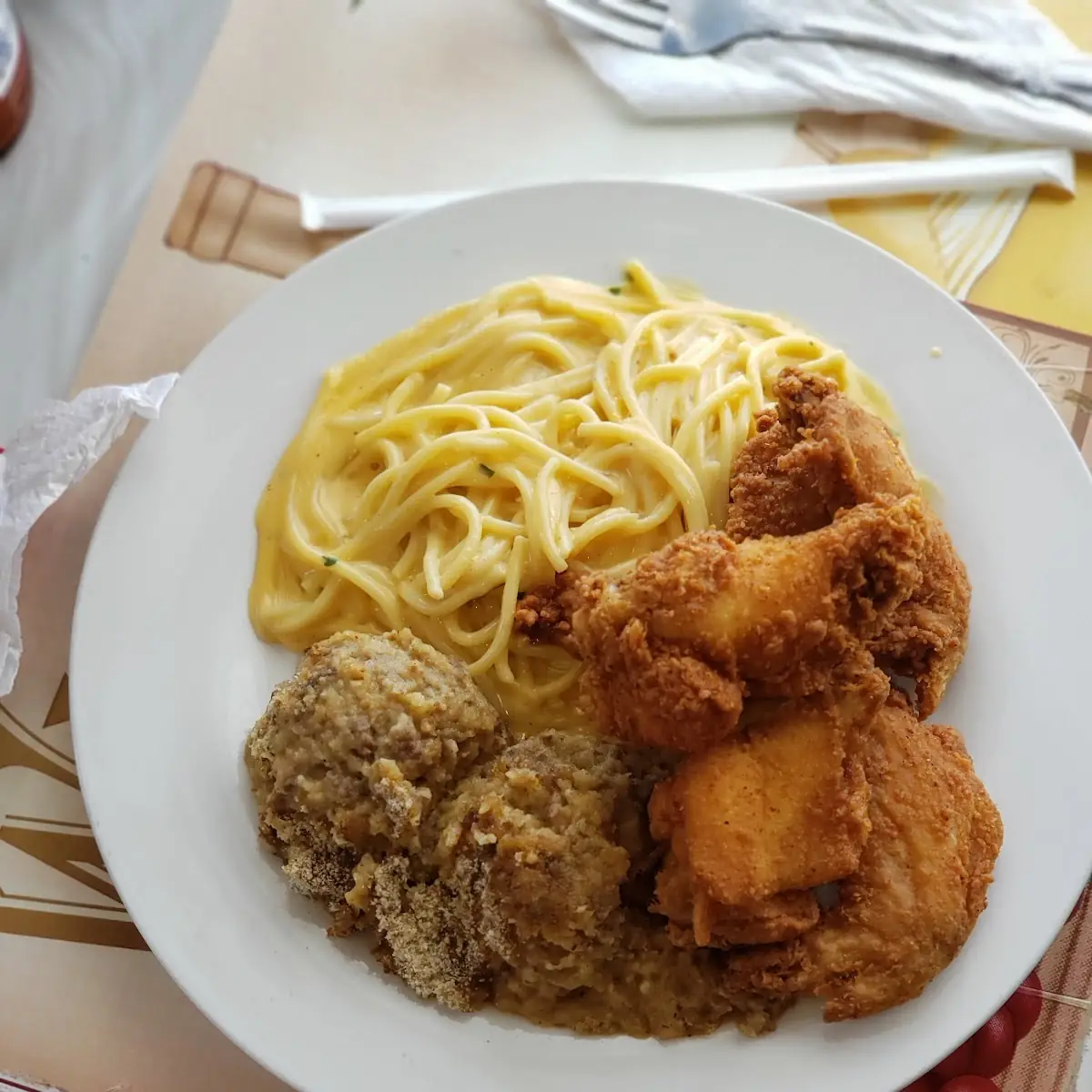 Chicken Wing Dinner Mac Cheese