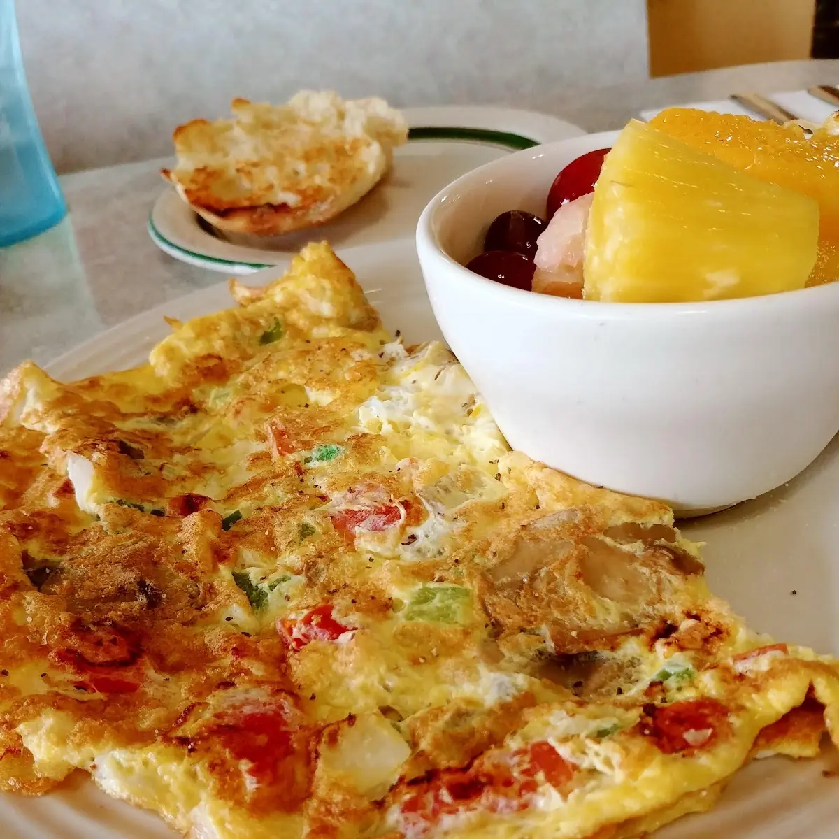 Veggie Omelet with Fruit