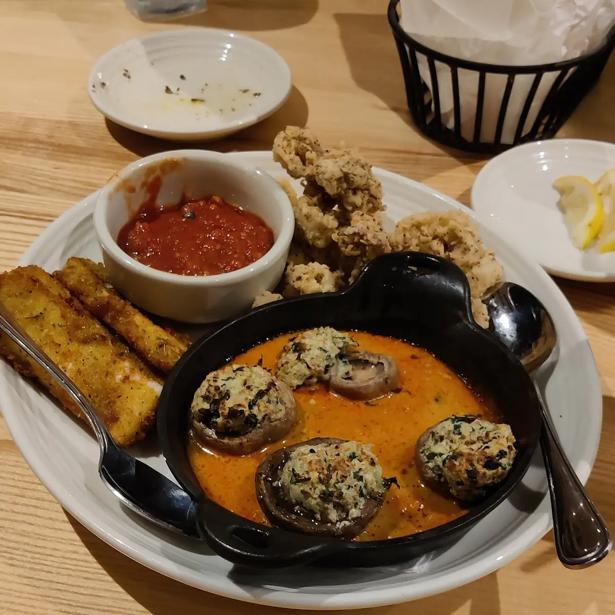 New Bread and Dipping Sauce Trio