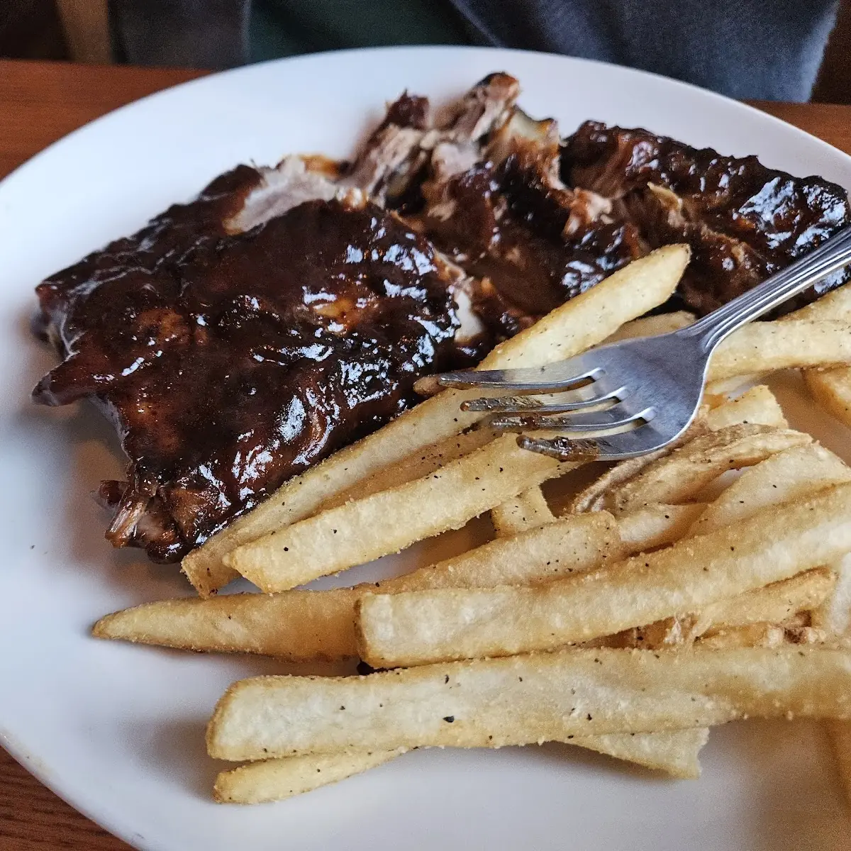Baby Back Ribs with Fries