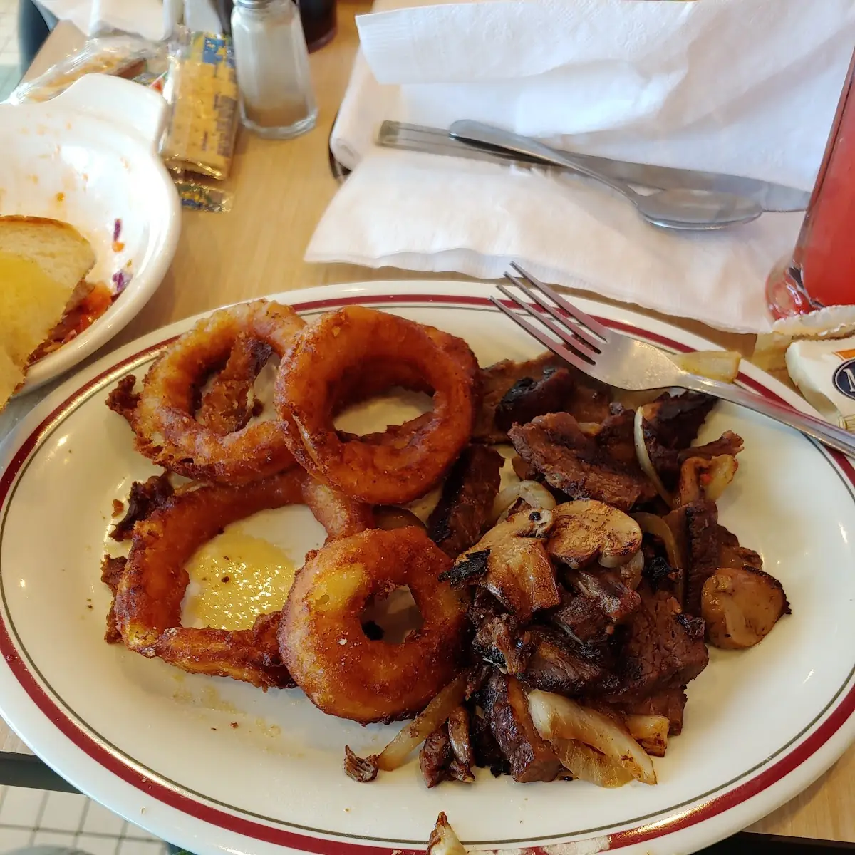 Rib Tips and Onion Rings