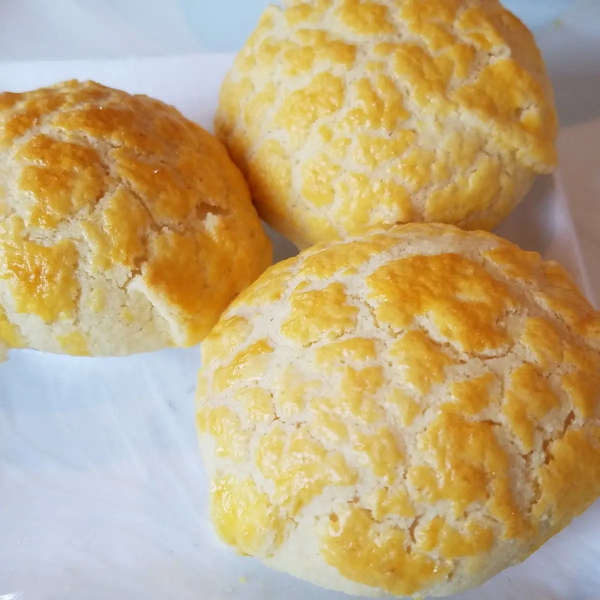 Egg Custard Bun w Pineapple Crust