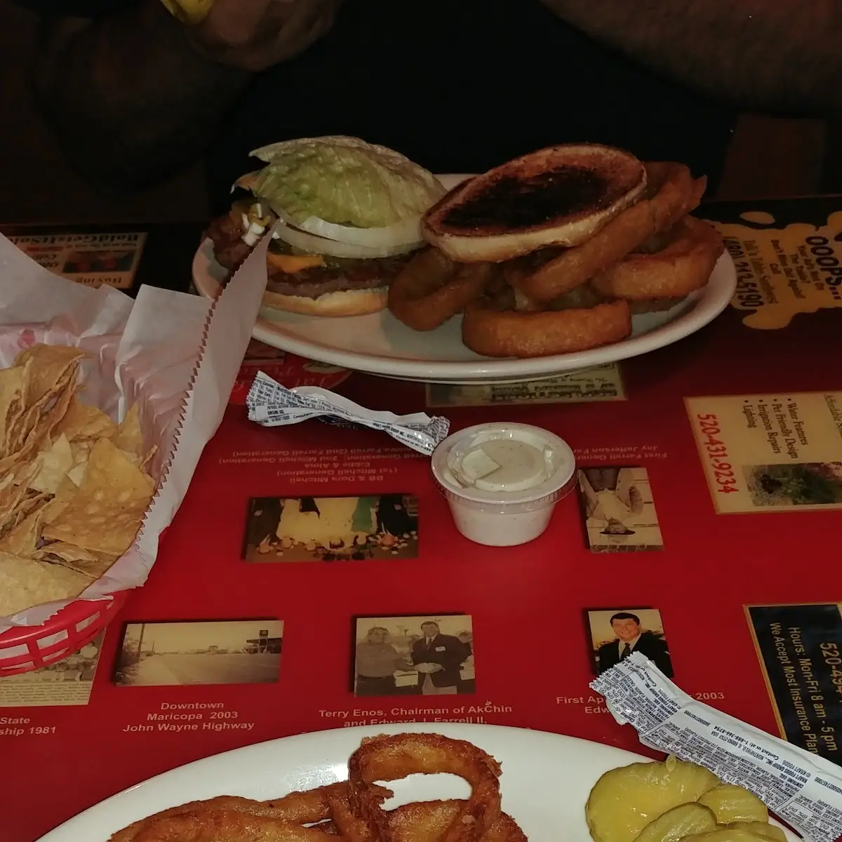 Cheeseburger with Onion Rings
