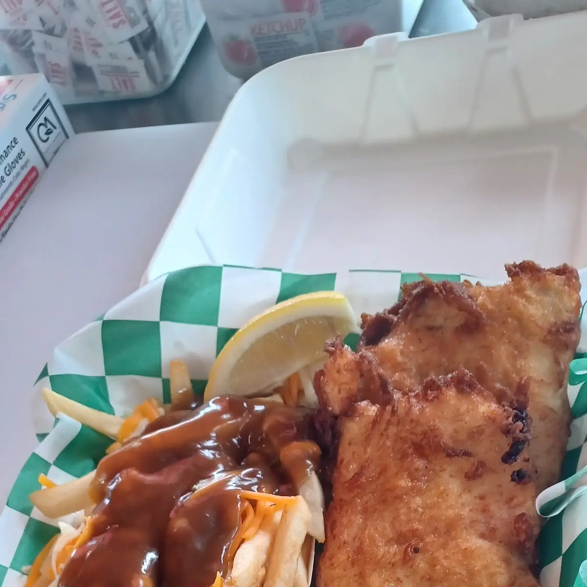 2 Piece White Fish Basket with Poutine