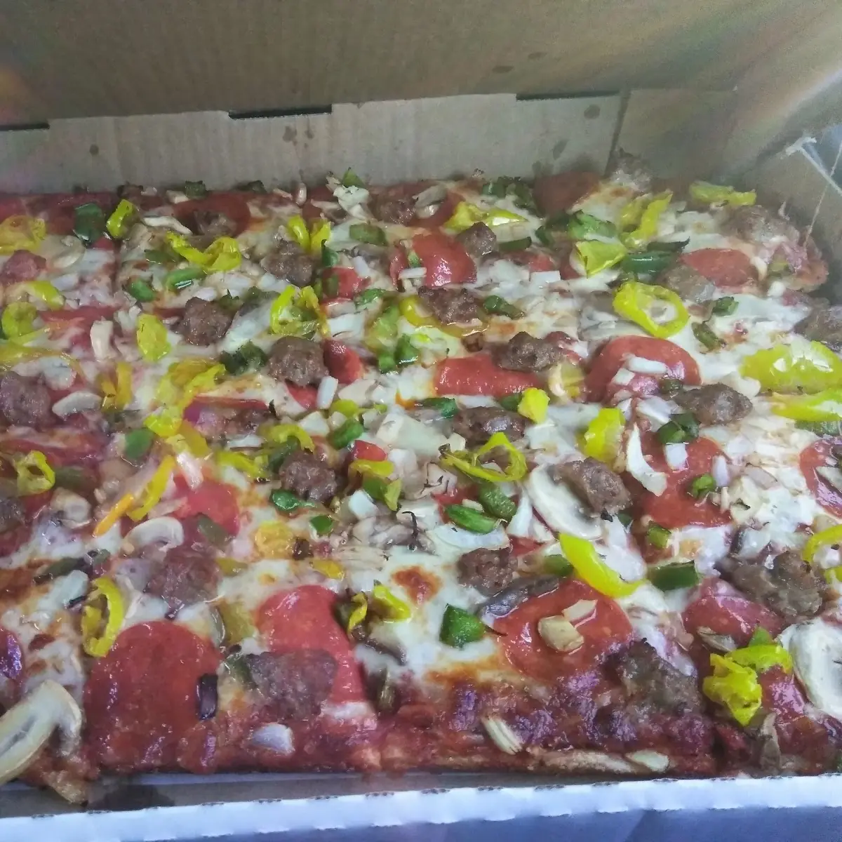 Deluxe with Banana Peppers