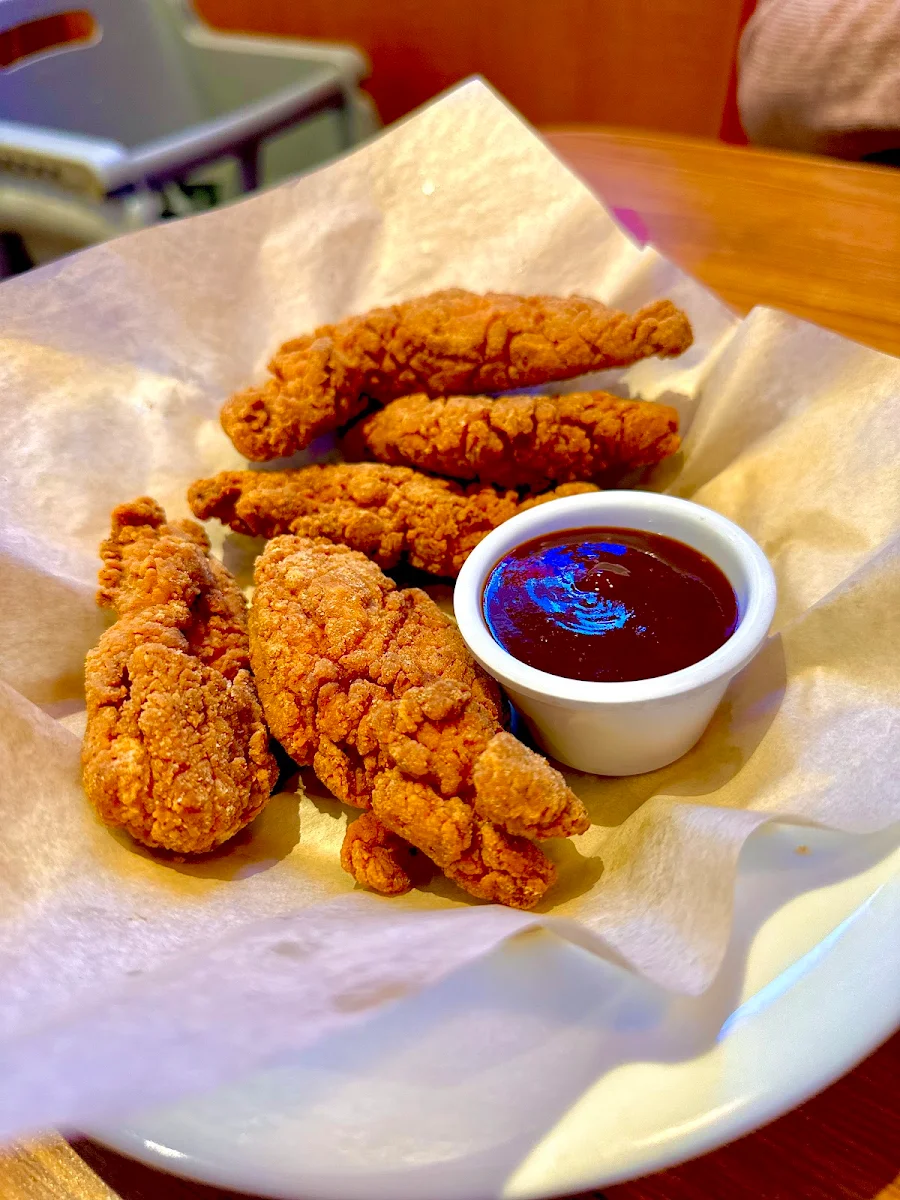 Premium Chicken Tenders Seasoned Fries