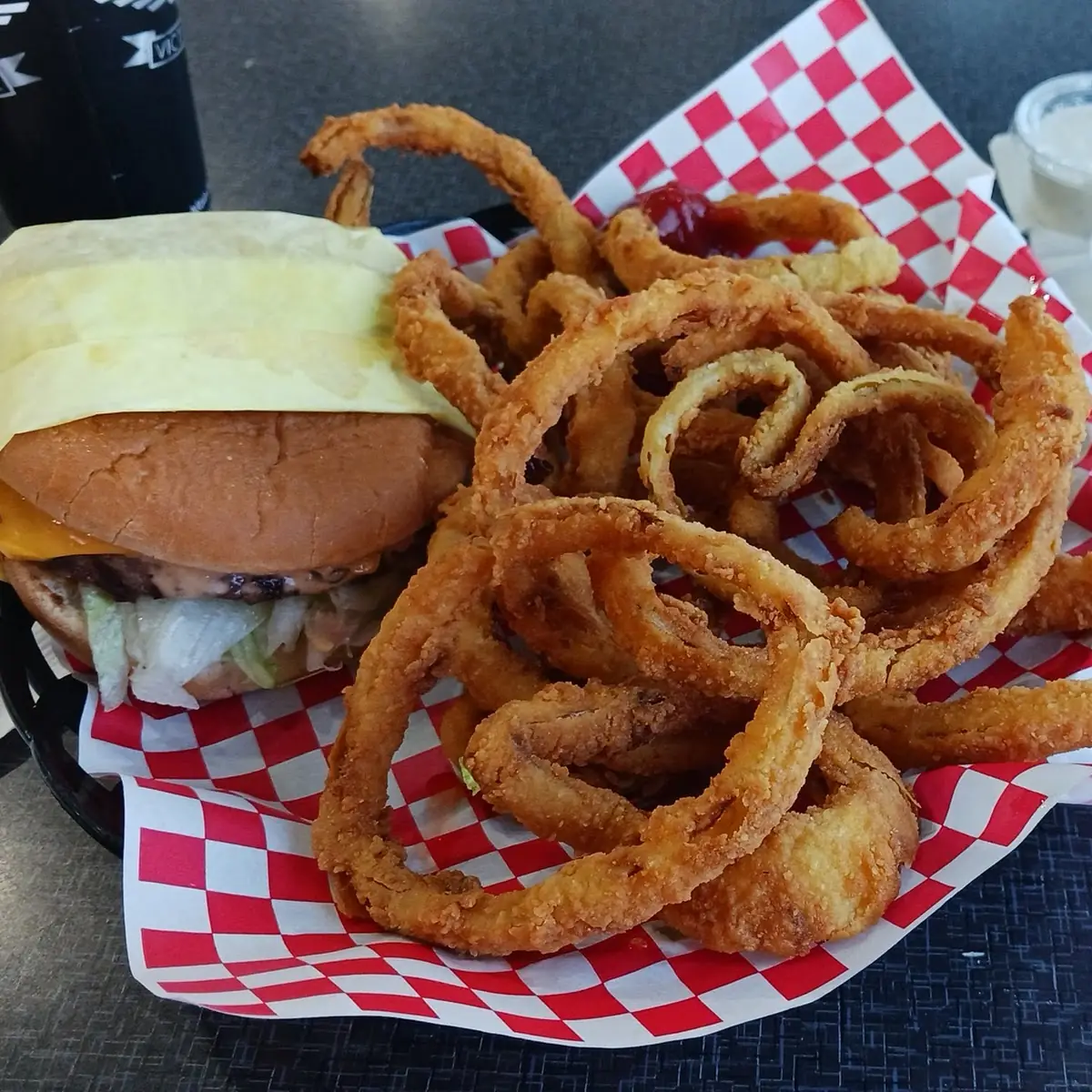 Cheeseburger and Onion Rings