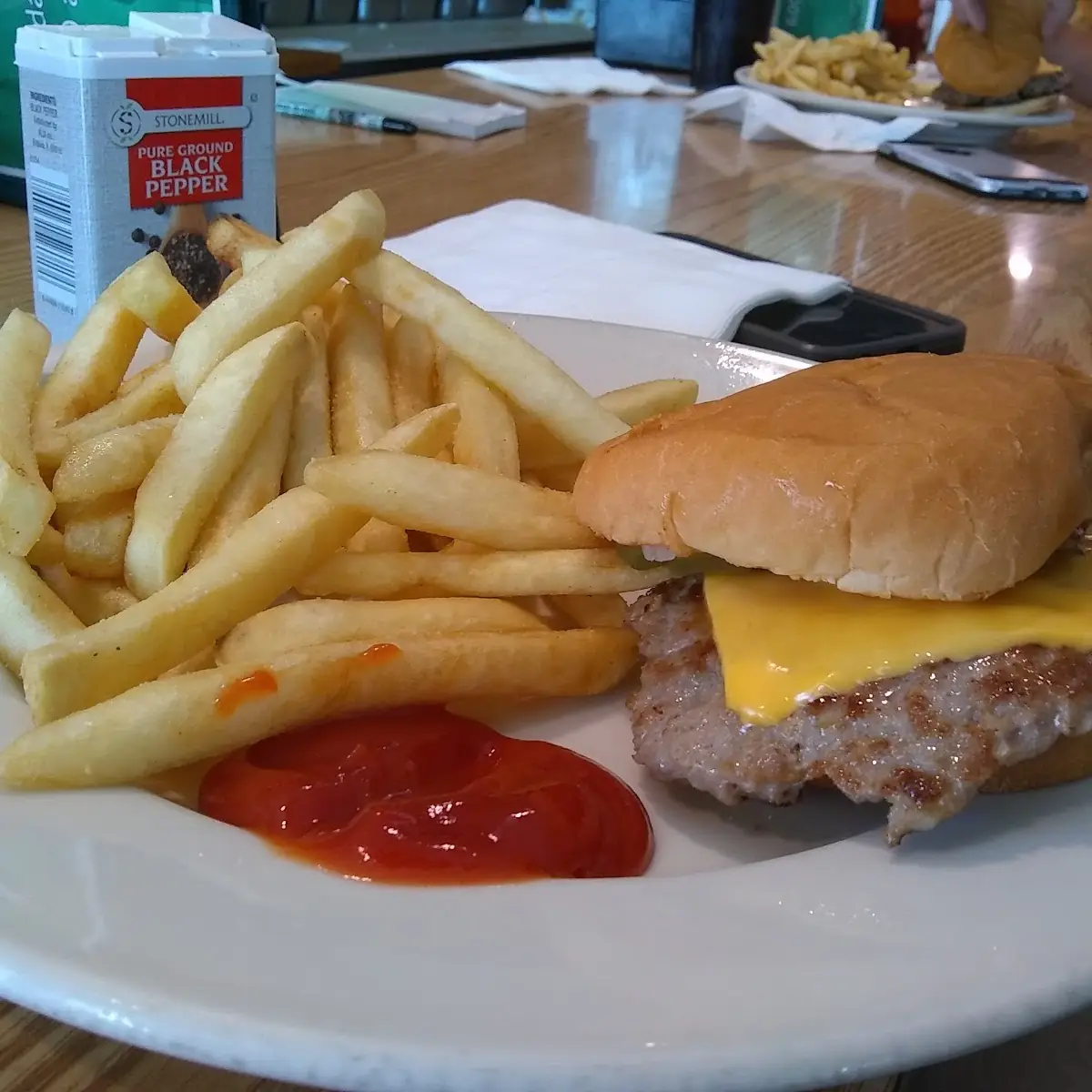 Kids Cheeseburger & Fries