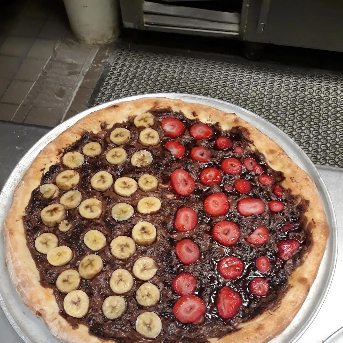 Chocolate Dessert Pizza