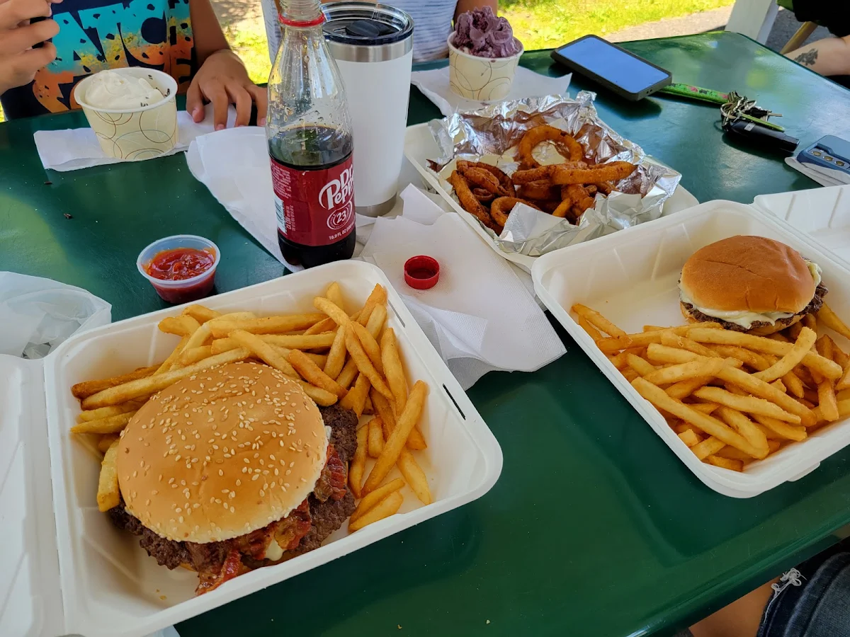 Cheeseburger and Onion Rings